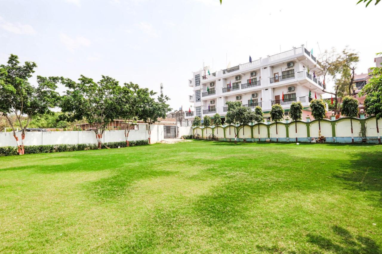 Fabhotel Shivam Palace Варанаси Екстериор снимка