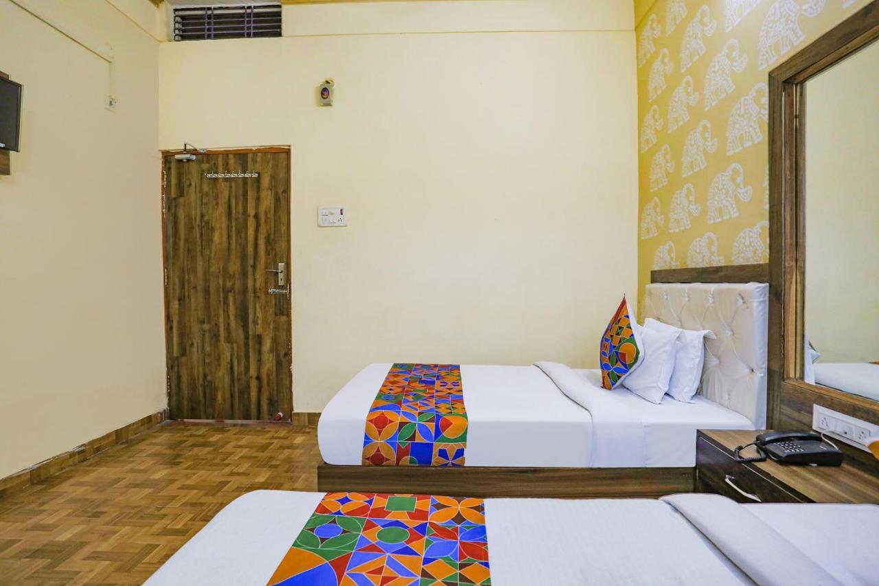 Fabhotel Shivam Palace Варанаси Екстериор снимка