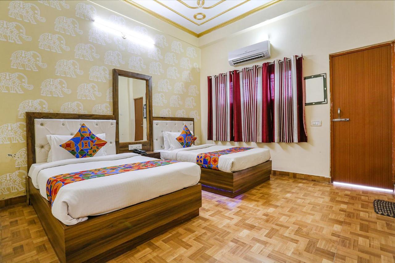 Fabhotel Shivam Palace Варанаси Екстериор снимка