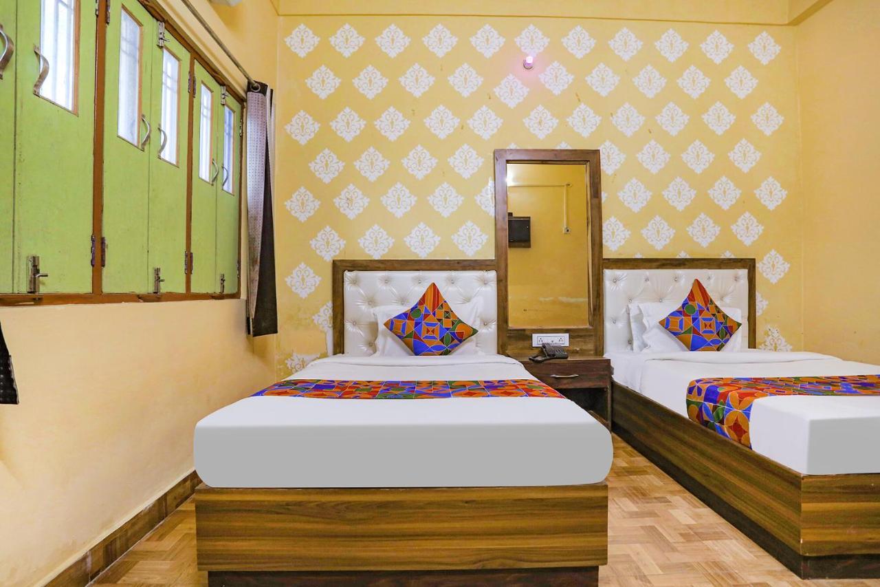 Fabhotel Shivam Palace Варанаси Екстериор снимка
